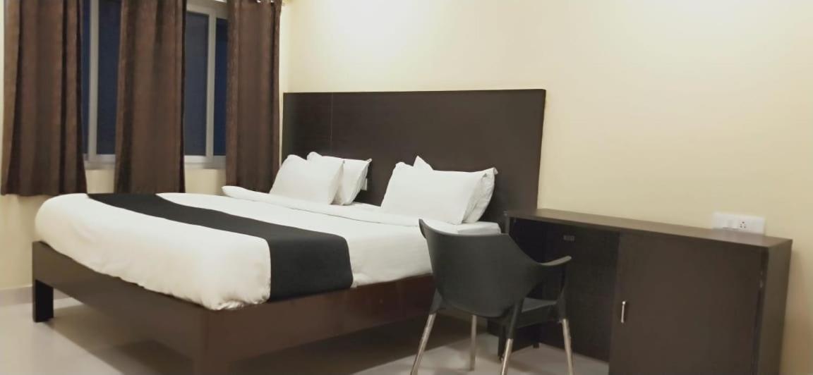 Arvind Stay Hotel, Rk Beach Vizag ヴィシャーカパトナム エクステリア 写真