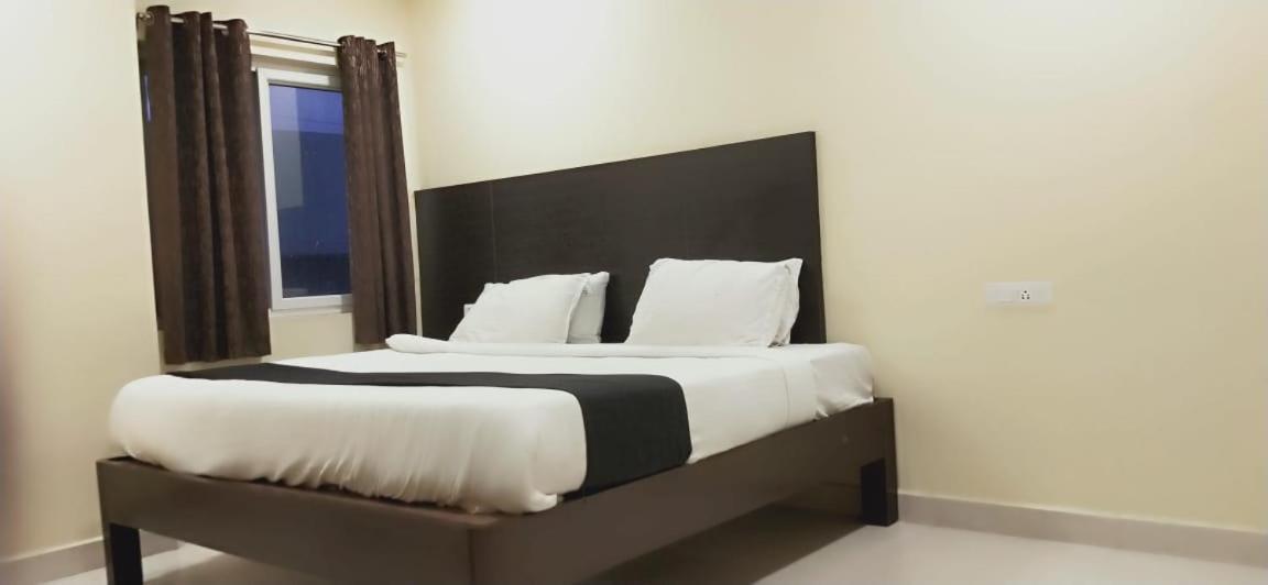 Arvind Stay Hotel, Rk Beach Vizag ヴィシャーカパトナム エクステリア 写真