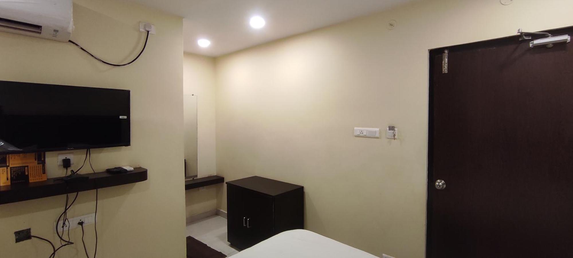 Arvind Stay Hotel, Rk Beach Vizag ヴィシャーカパトナム エクステリア 写真