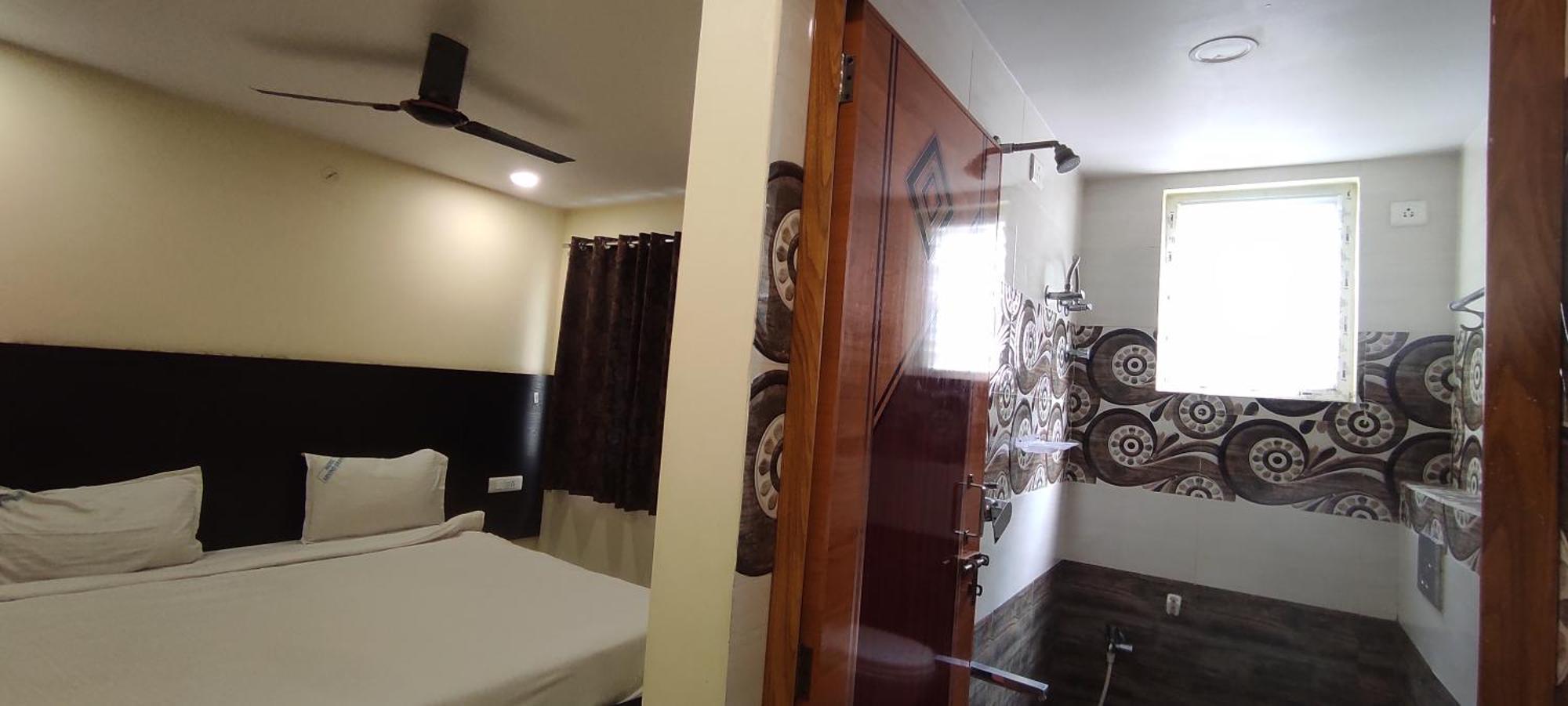 Arvind Stay Hotel, Rk Beach Vizag ヴィシャーカパトナム エクステリア 写真