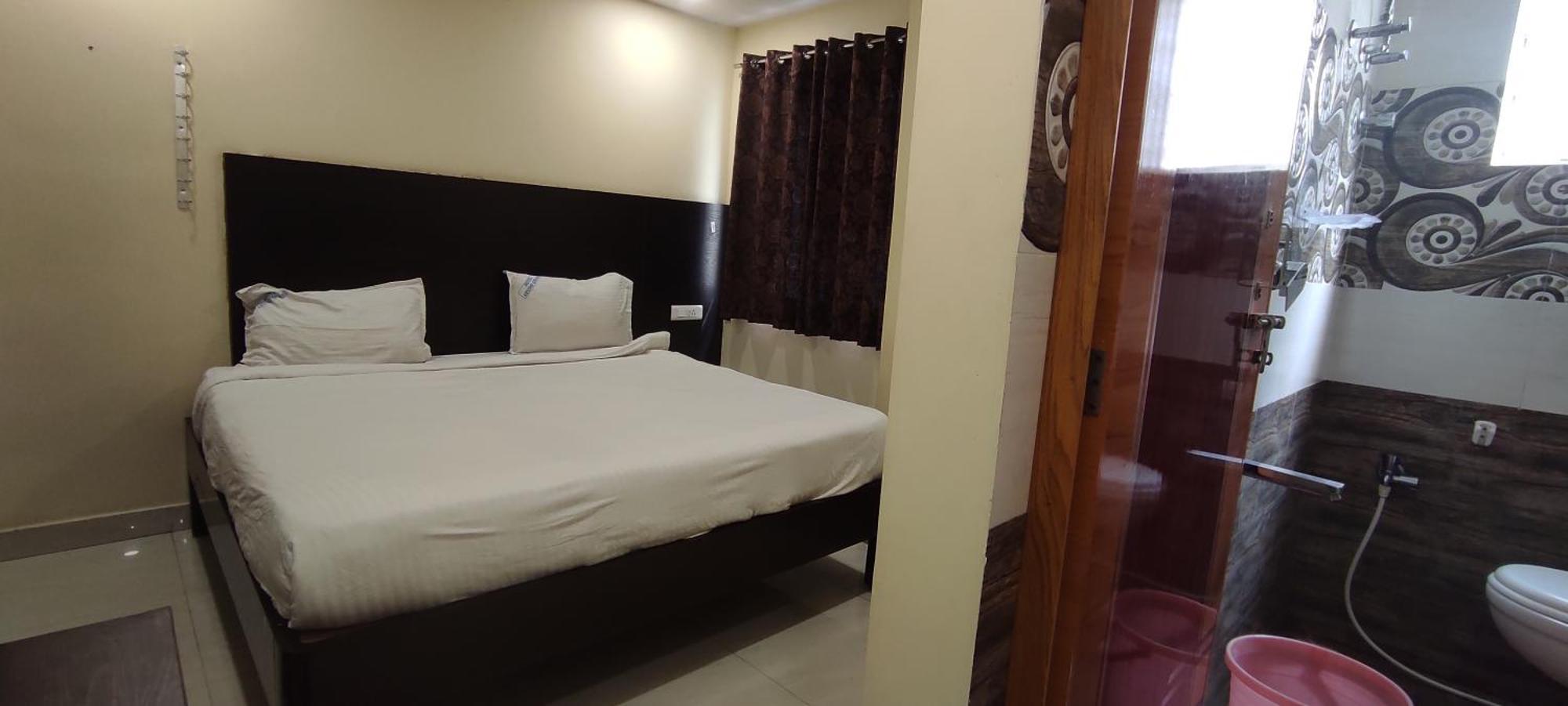 Arvind Stay Hotel, Rk Beach Vizag ヴィシャーカパトナム エクステリア 写真