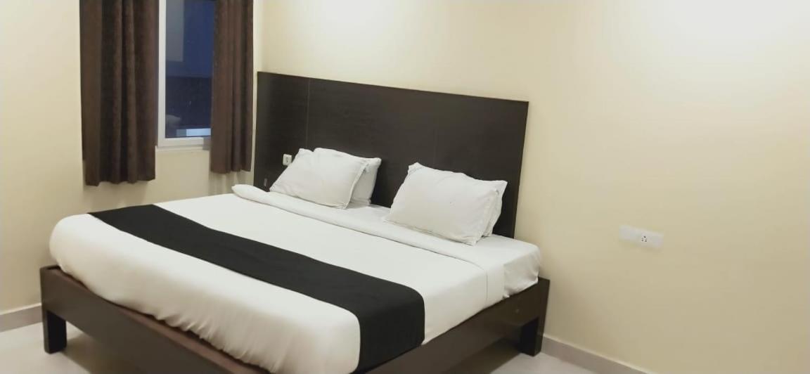 Arvind Stay Hotel, Rk Beach Vizag ヴィシャーカパトナム エクステリア 写真