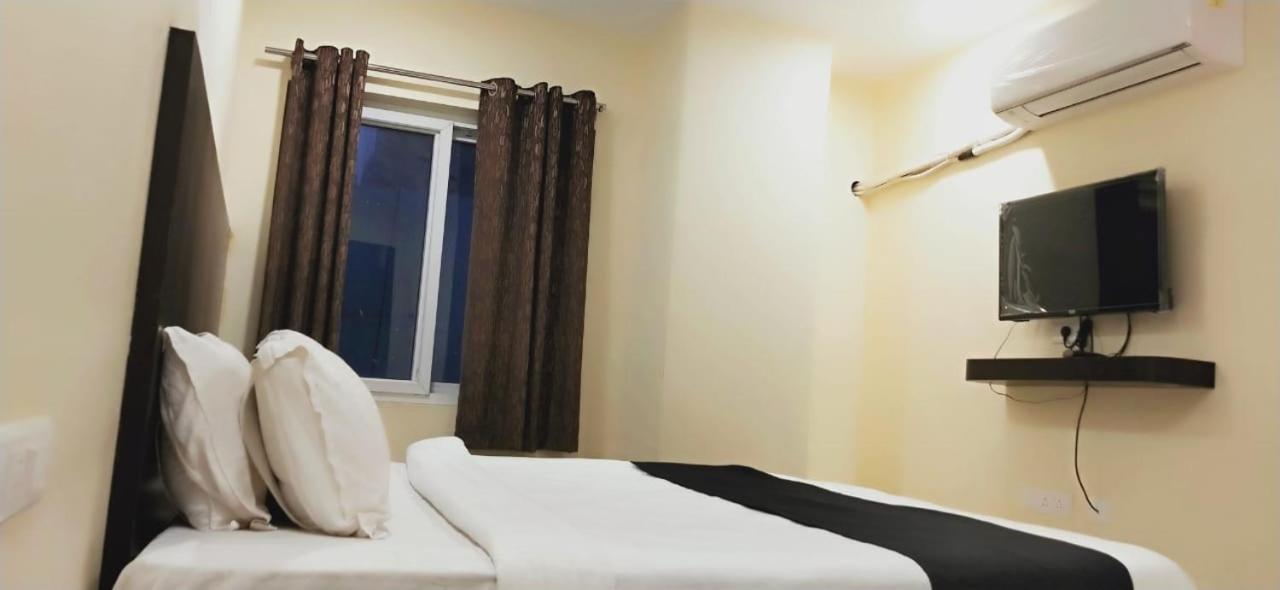 Arvind Stay Hotel, Rk Beach Vizag ヴィシャーカパトナム エクステリア 写真