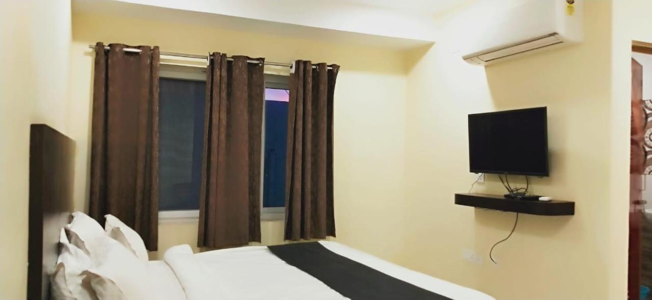 Arvind Stay Hotel, Rk Beach Vizag ヴィシャーカパトナム エクステリア 写真